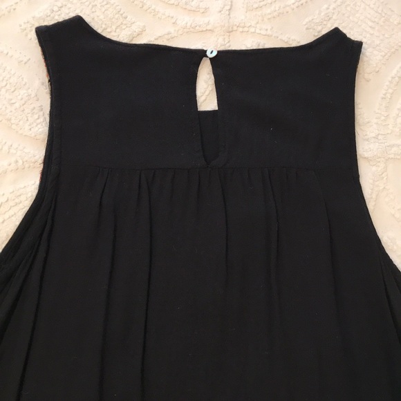 Forever 21 top red embroidery stitched detailed top morracan feel - Picture 3 of 4